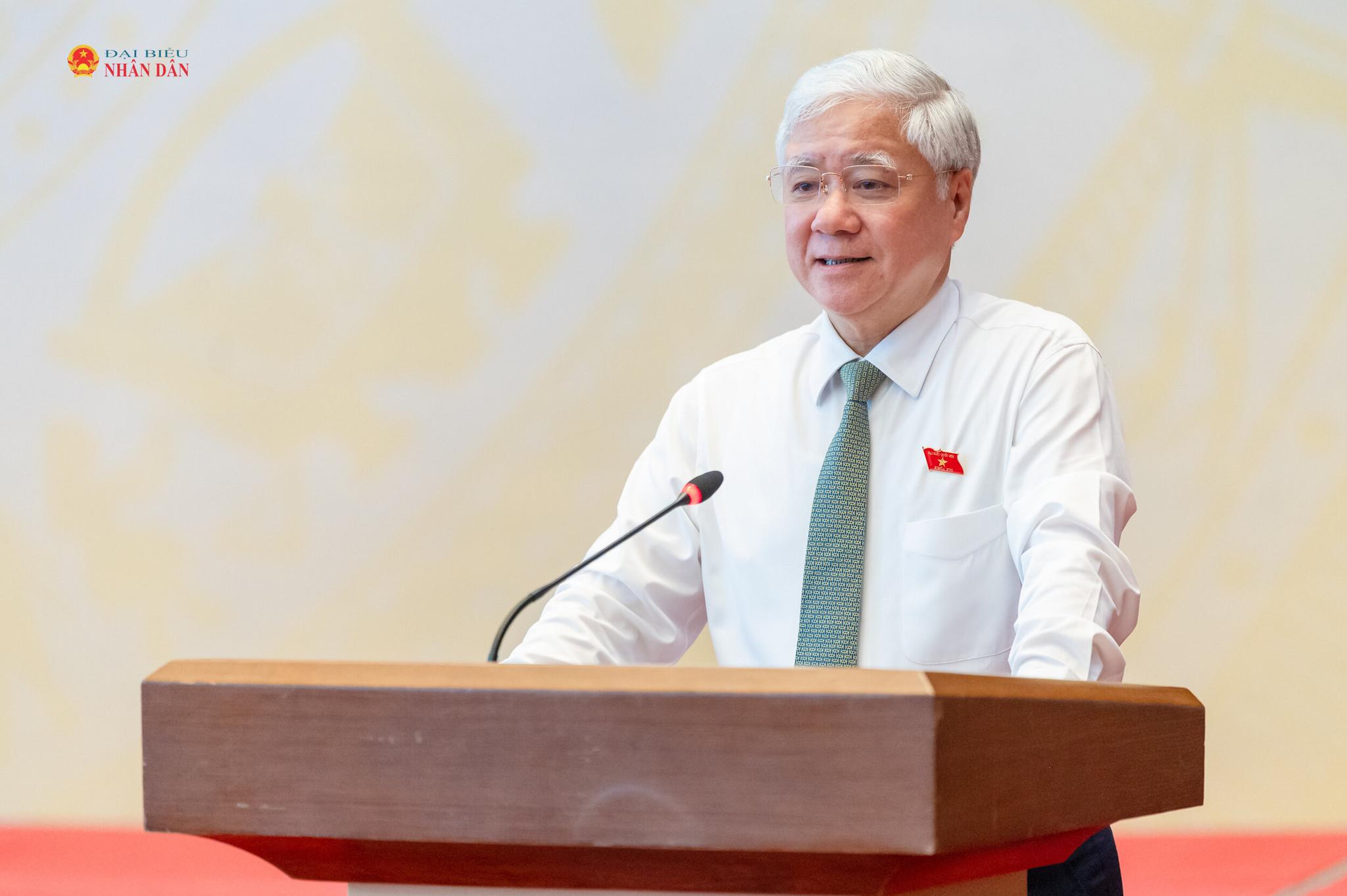 Phó Chủ tịch Thường trực Quốc hội Đỗ Văn Chiến phát biểu tại cuộc gặp mặt.