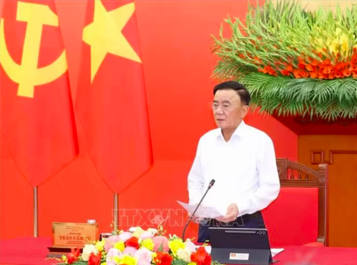 Đồng chí Trần Cẩm Tú, Uỷ viên Bộ Chính trị, Thường trực Ban Bí thư phát biểu chỉ đạo hội nghị. Ảnh: Phương Hoa/TTXVN