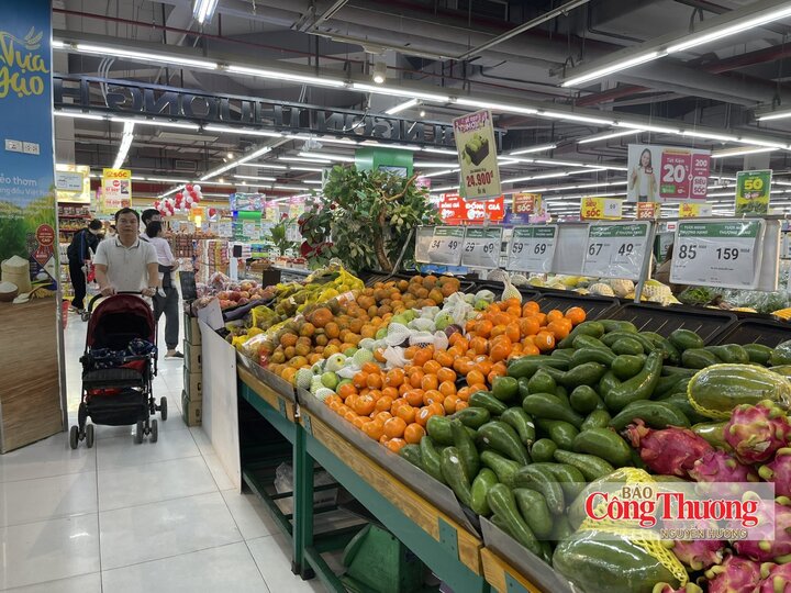 Tăng cường kiểm tra, xử lý hành vi đầu cơ, găm hàng, tăng giá bất hợp lý.